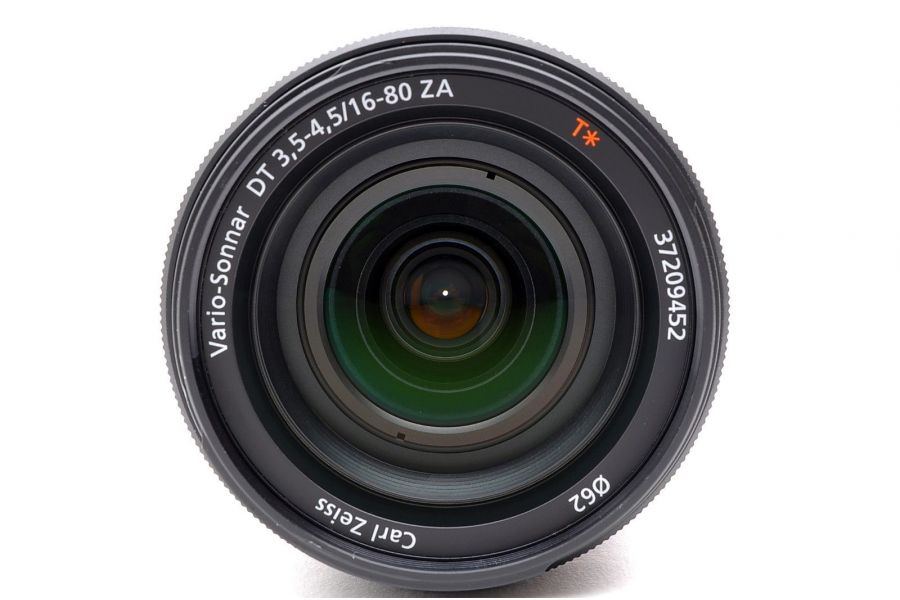 Sony Vario-Sonnar T*16-80mm f/3.5-4.5 ZA DT Carl Zeiss (Japan)