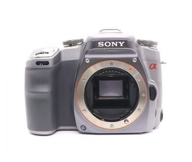 Sony Alpha DSLR-A100 body (серый)