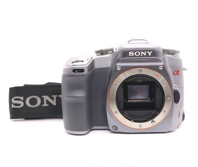 Sony Alpha DSLR-A100 body (серый)