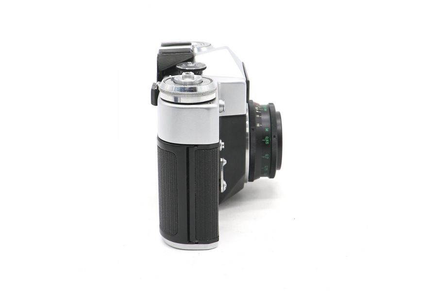 Фотокамера Зенит Е + Индустар-50 (СССР, 1975)