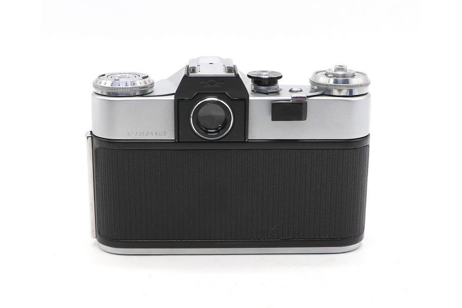 Фотокамера Зенит Е + Индустар-50 (СССР, 1975)