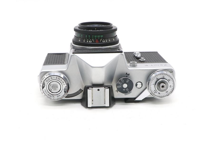 Фотокамера Зенит Е + Индустар-50 (СССР, 1975)