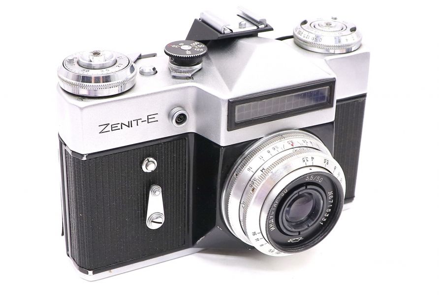 Фотокамера Зенит Е + Индустар-50 (СССР, 1975)