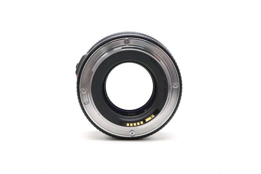 Светосильный телеобъектив Canon EF 85mm f/1.8 USM