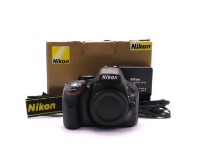 Nikon D5200 body в упаковке (пробег 1330 кадров)