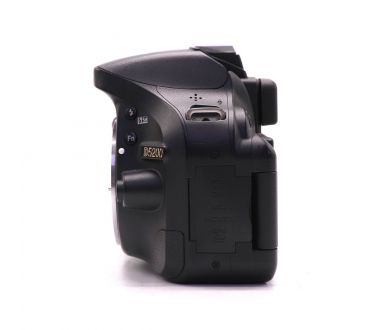 Nikon D5200 body в упаковке (пробег 1330 кадров)