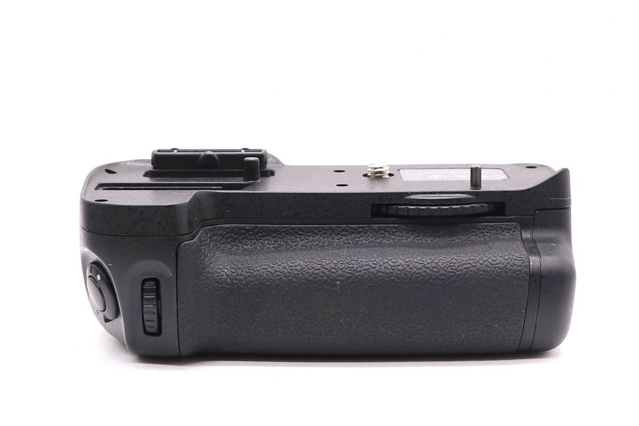 Батарейная ручка Nikon MB-D11 в упаковке (комплект)