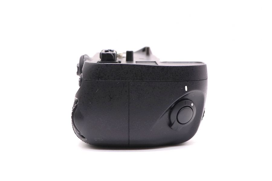 Батарейная ручка Nikon MB-D11 в упаковке (комплект)