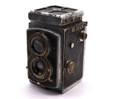 Двухобъективная фотокамера Rolleiflex Standard 621