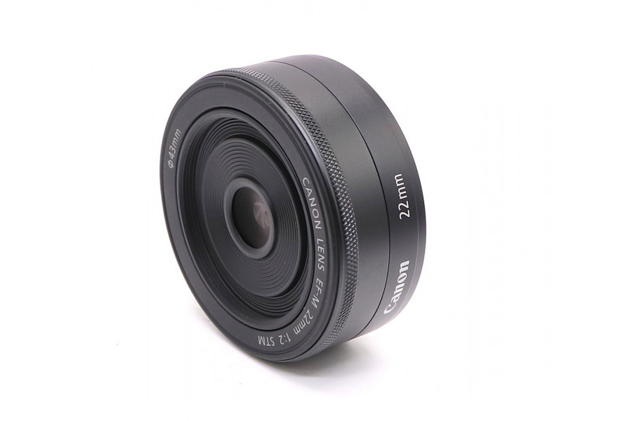 Объектив Canon EF-M 22mm f/2 STM в упаковке