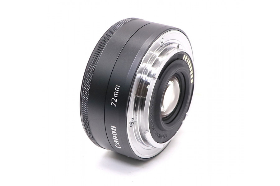 Объектив Canon EF-M 22mm f/2 STM в упаковке