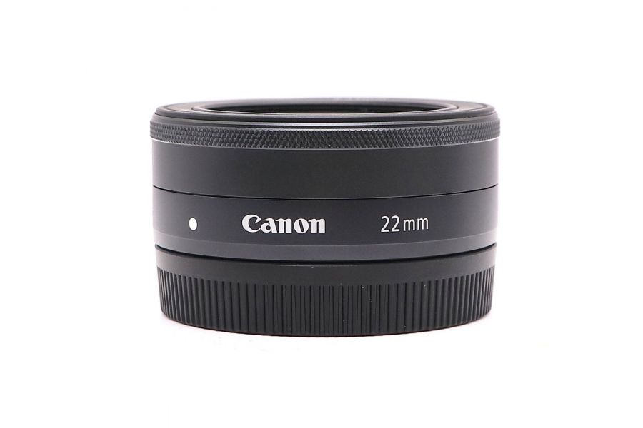 Объектив Canon EF-M 22mm f/2 STM в упаковке