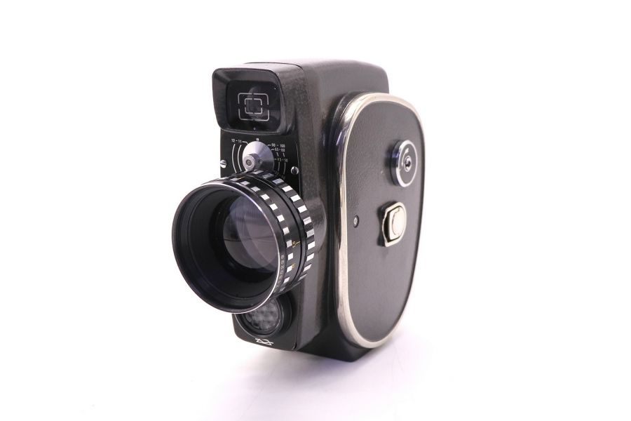 Кинокамера Кварц 2м узкоплёночный аппарат (1971)