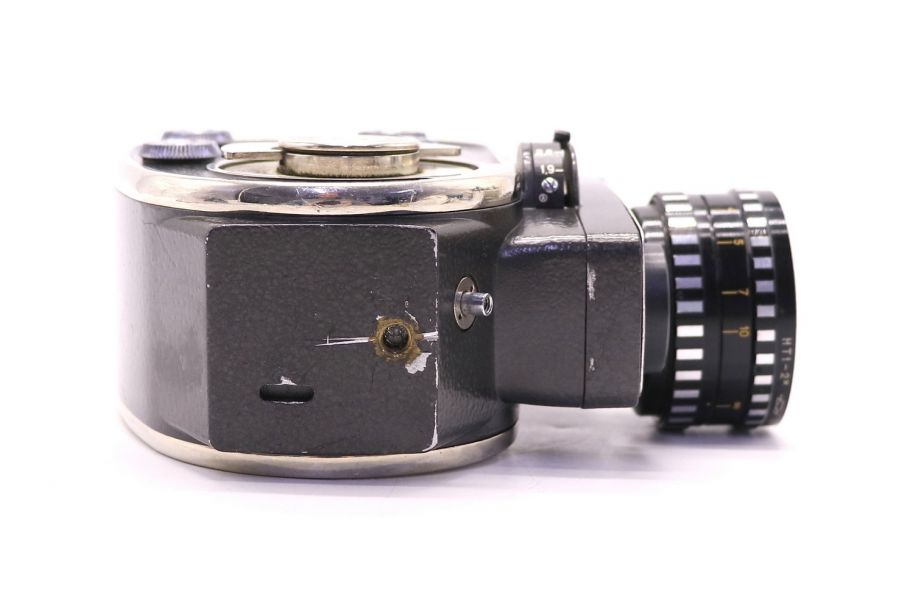 Кинокамера Кварц 2м узкоплёночный аппарат (1971)