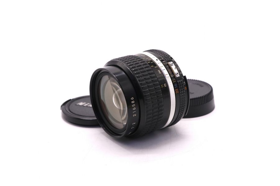 Объектив Nikon 24mm f/2 Nikkor