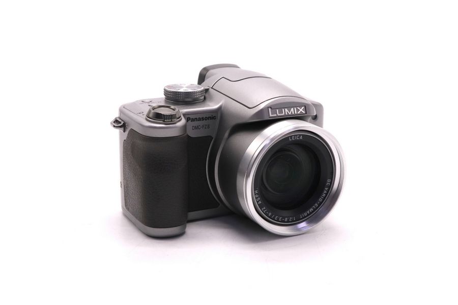 Цифровая камера Panasonic Lumix DMC-FZ8 в упаковке