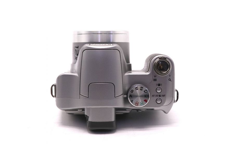 Цифровая камера Panasonic Lumix DMC-FZ8 в упаковке