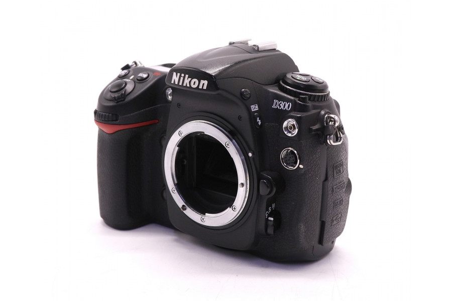 Nikon D300 body цифровой (пробег 42355 кадров)
