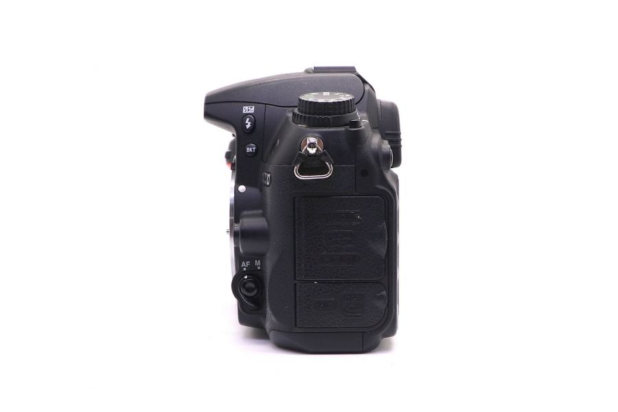 Nikon D7000 body в упаковке (пробег 21405 кадров)