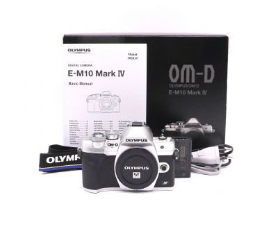 Olympus OM-D E-M10 Mark IV body silver в упаковке (пробег 7460 кадров)