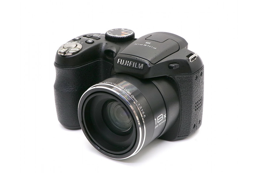 Фотоаппарат Fujifilm FinePix S2950 в упаковке