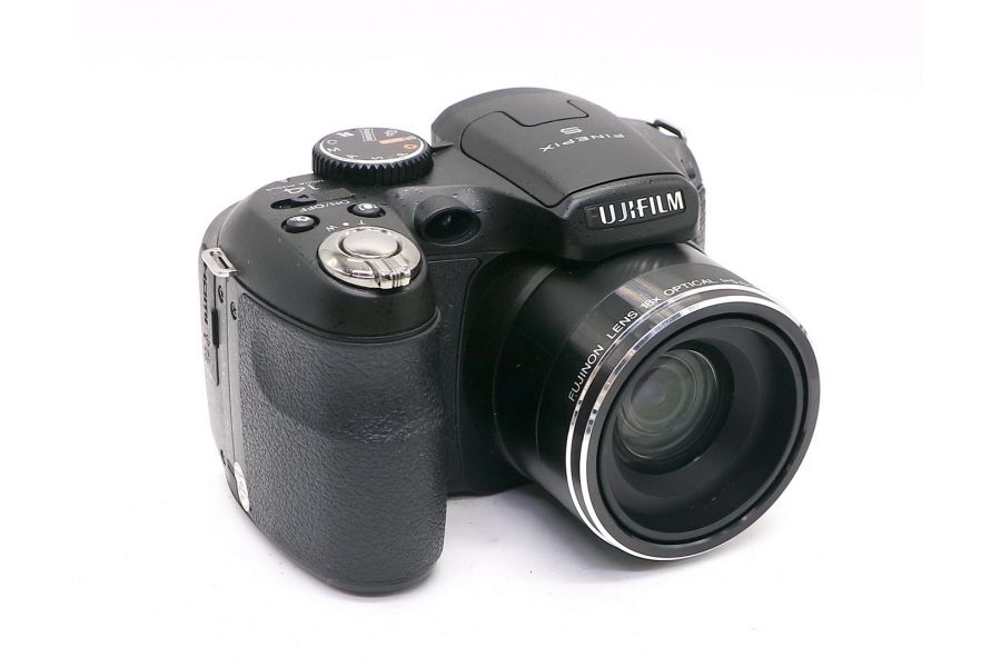 Фотоаппарат Fujifilm FinePix S2950 в упаковке