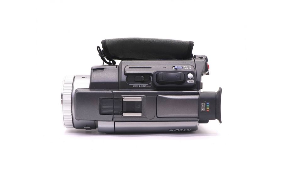 Полупрофессиональная видеокамера Sony DCR-TRV940