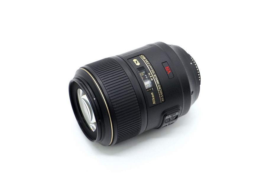 Nikon 105mm f/2,8G AF-S IF-ED VR Micro-Nikkor