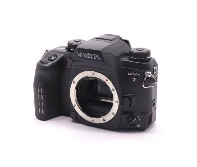 Плёночная зеркальная камера Minolta Dynax 7 body