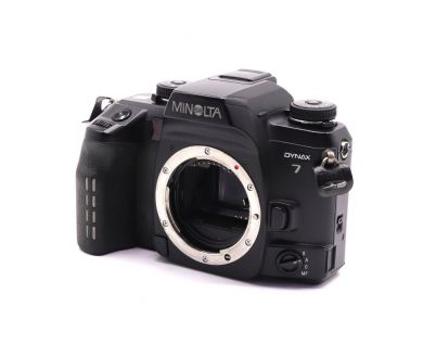 Плёночная зеркальная камера Minolta Dynax 7 body