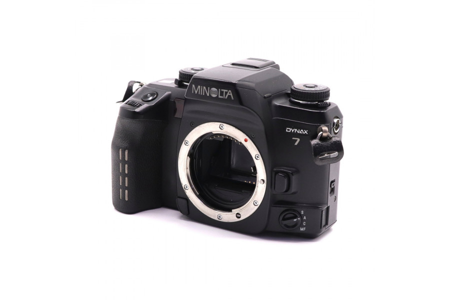 Плёночная зеркальная камера Minolta Dynax 7 body