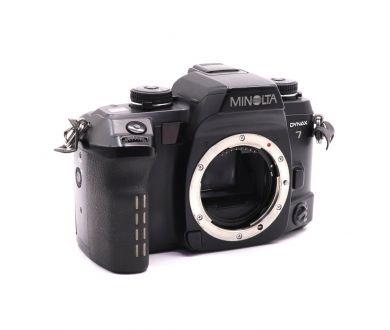 Плёночная зеркальная камера Minolta Dynax 7 body