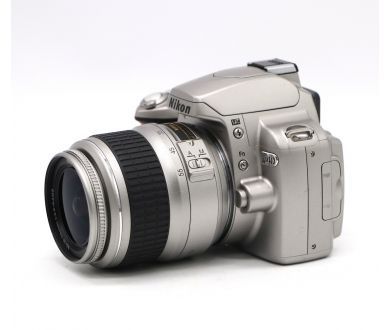 Камера Nikon D40 kit (пробег 13670 кадров)
