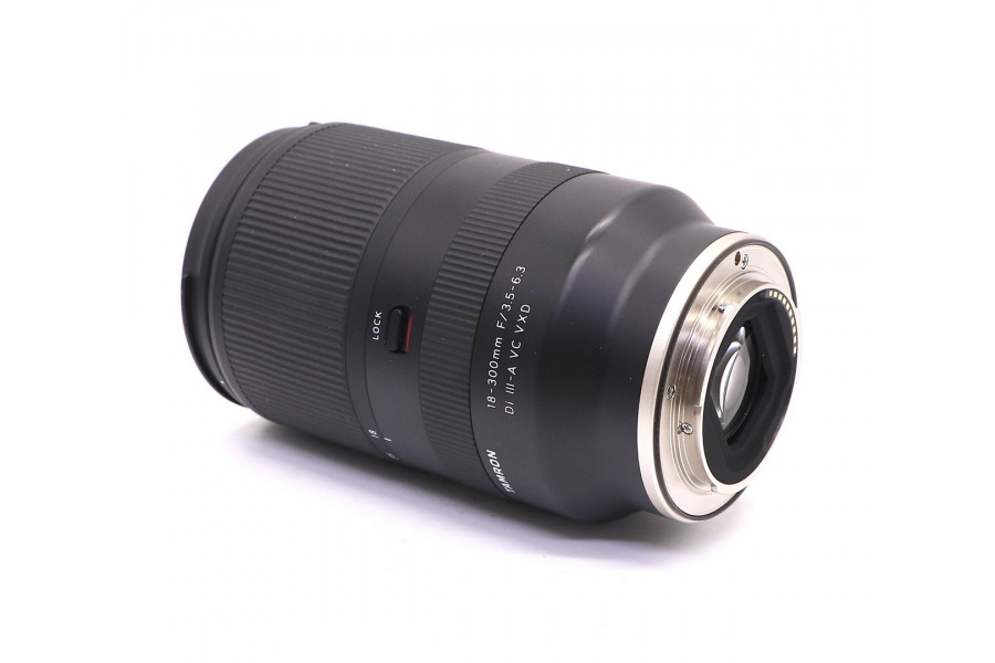 Tamron 18-300mm f/3.5-6.3 Di III-A VC VXD (B061) в упаковке