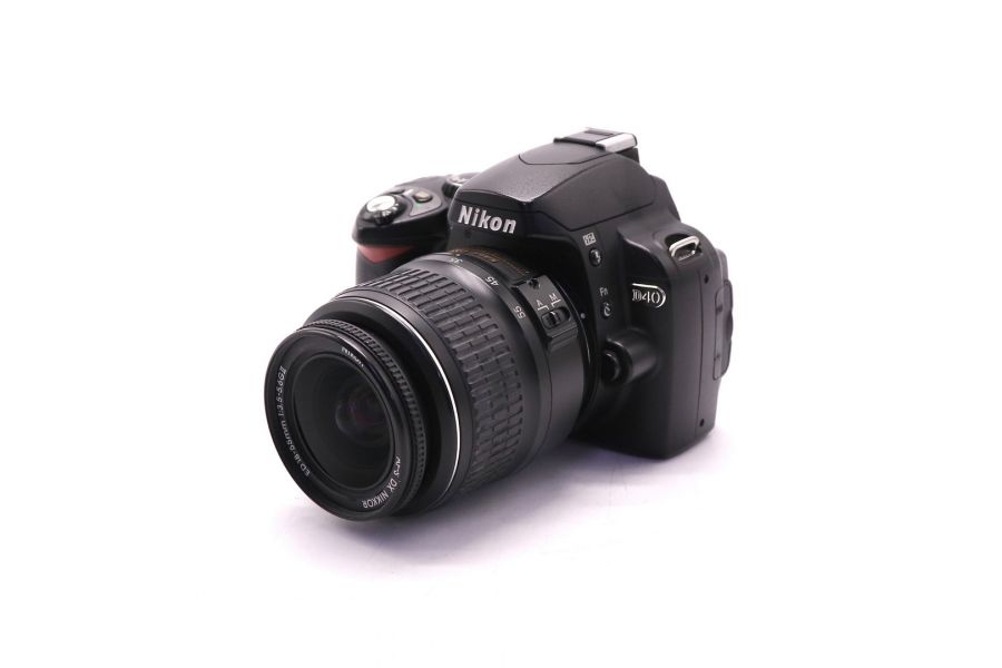 Фотокамера Nikon D40 kit (пробег 20460 кадров)