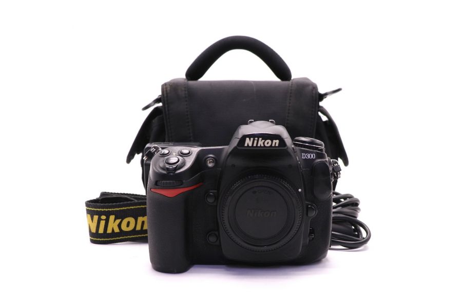 Nikon D300 body (пробег 81285 кадров)