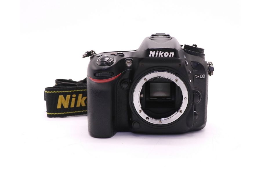 Nikon D7100 body (пробег 21900 кадров)