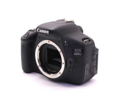 Canon EOS 600D body (пробег 12120 кадров)
