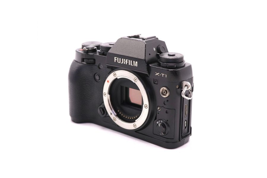 Фотокамера Fujifilm X-T1 body (пробег 21840 кадров)