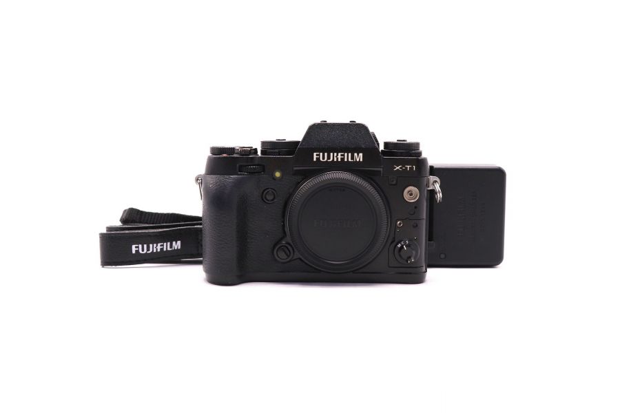 Фотокамера Fujifilm X-T1 body (пробег 21840 кадров)