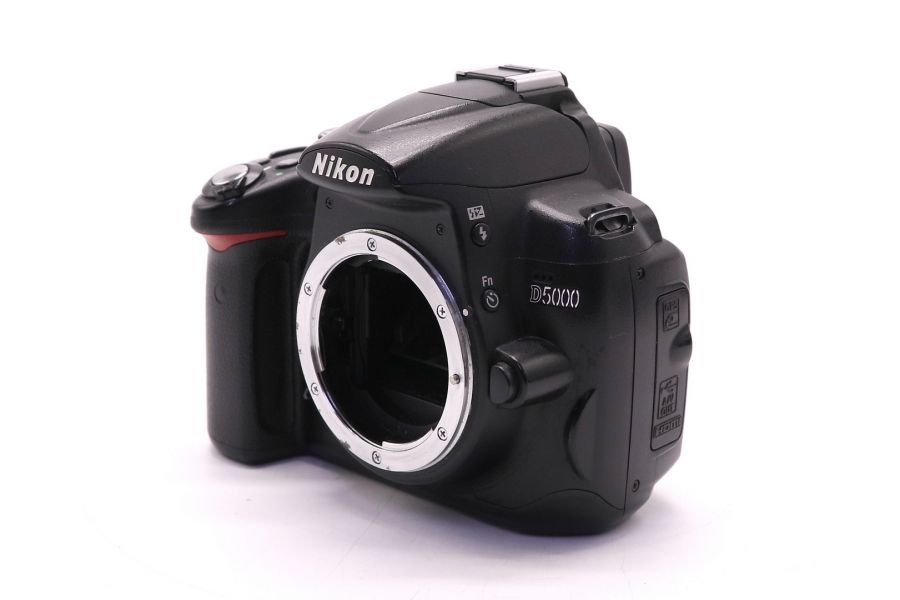Nikon D5000 body (пробег 26600 кадров)