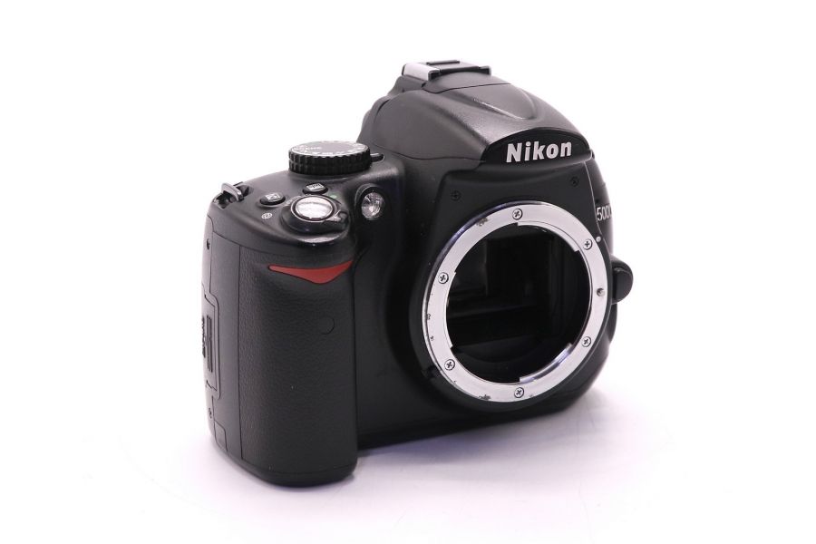 Nikon D5000 body (пробег 26600 кадров)