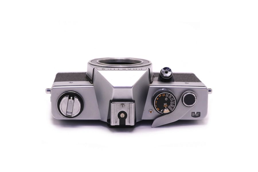 Зеркальная плёночная камера Praktica L body