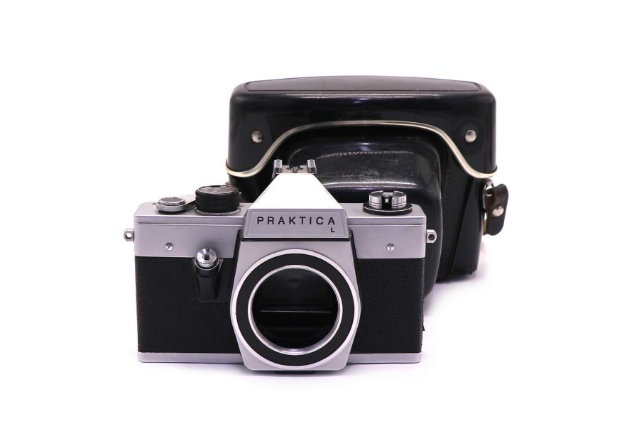 Зеркальная плёночная камера Praktica L body
