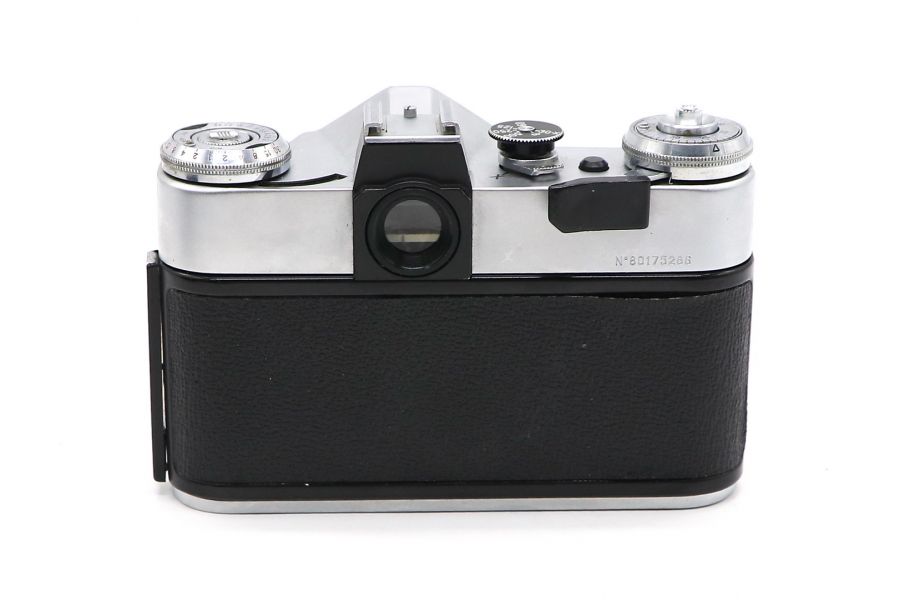 Фотокамера Зенит Е + Индустар-50-2 (СССР, 1975)