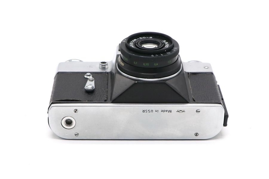 Фотокамера Зенит Е + Индустар-50-2 (СССР, 1975)