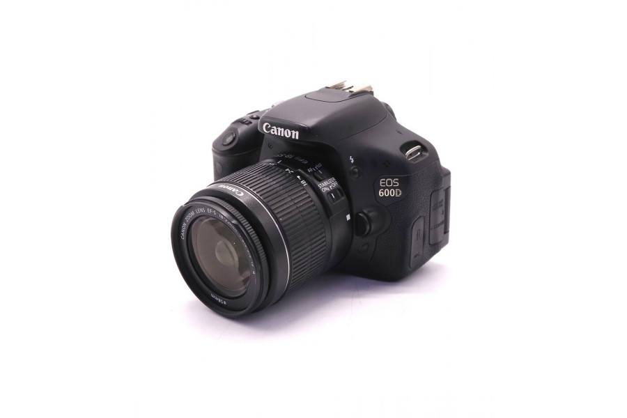 Фотокамера Canon EOS 600D kit (пробег 21000 кадров)