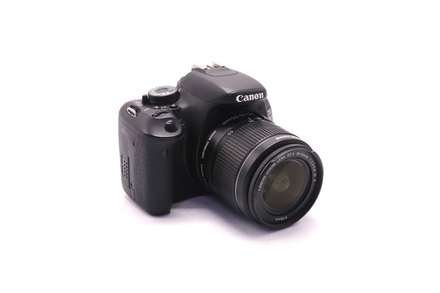 Фотокамера Canon EOS 600D kit (пробег 21000 кадров)