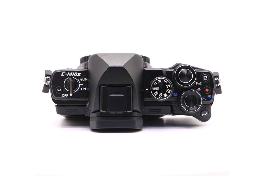 Olympus OM-D E-M10 Mark II body black (пробег 7560 кадров)
