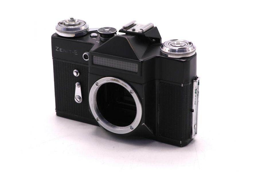 Фотокамера зеркальная Зенит Е body черная